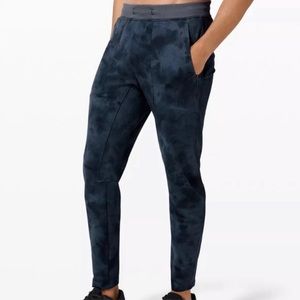 Lululemon mens textured tech pants size Large